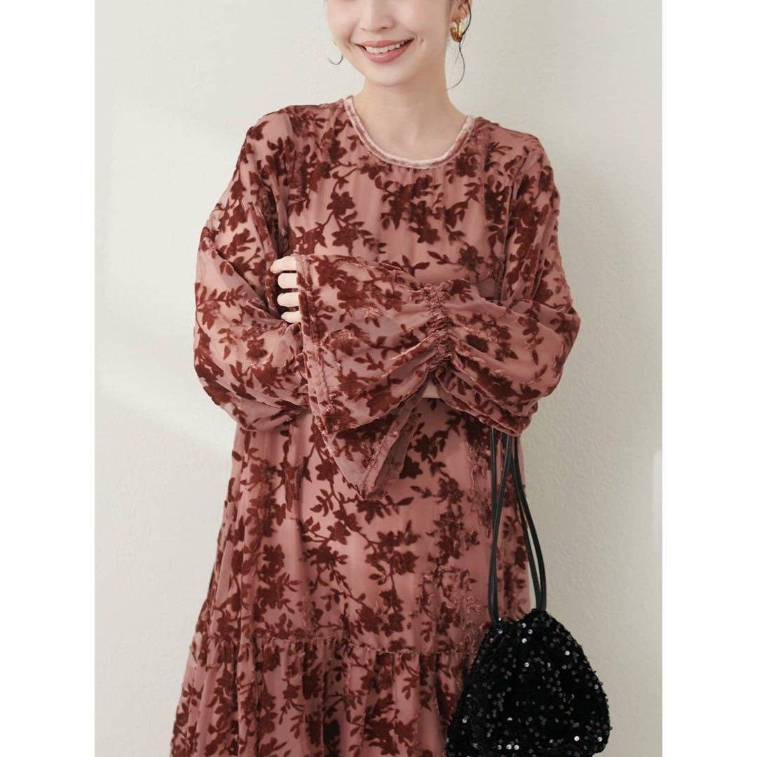 【新品タグ付】ナチュラルクチュール　シアーベロア花柄切替ワンピース　レッド　F