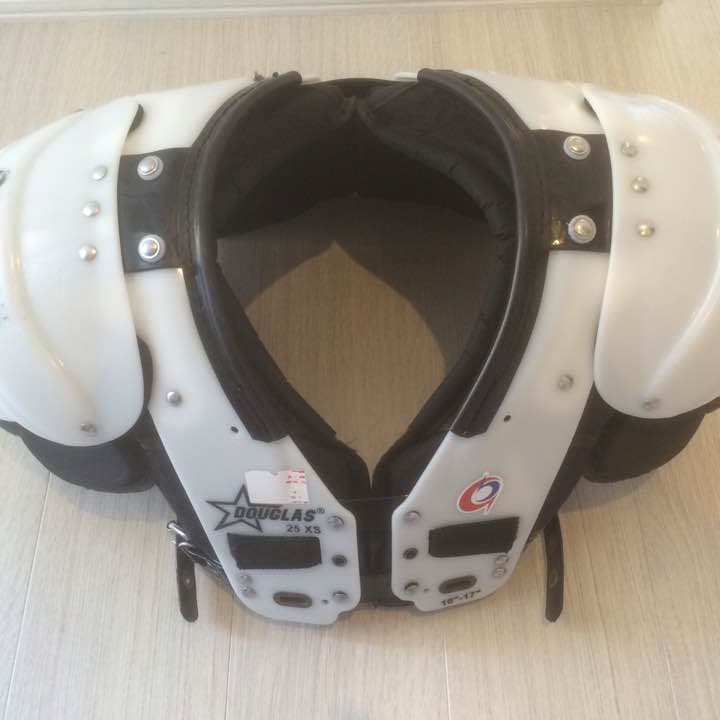 アメフトショルダーダグラス