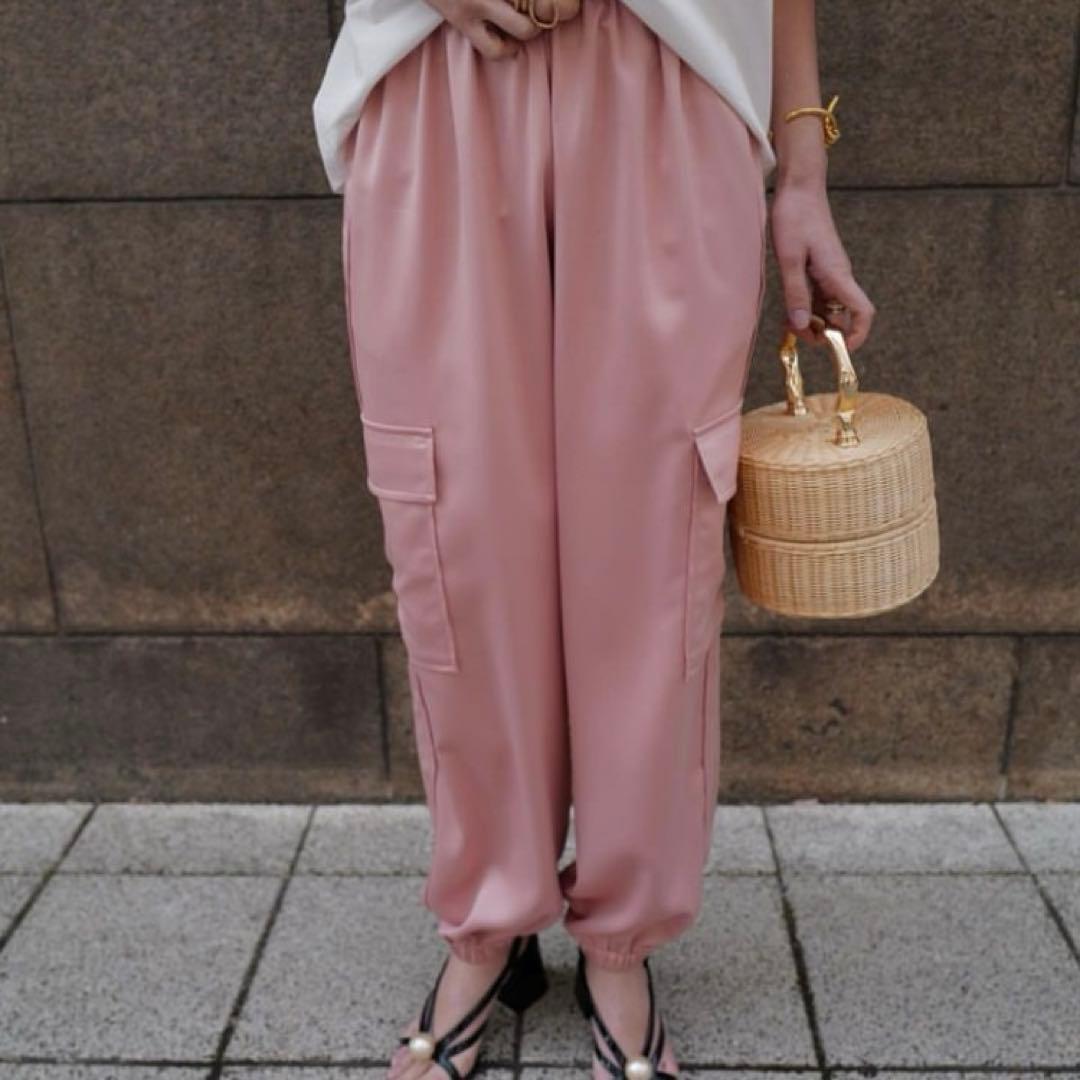 【新品未使用】マチャット macchat サテンカーゴパンツ　ピンク