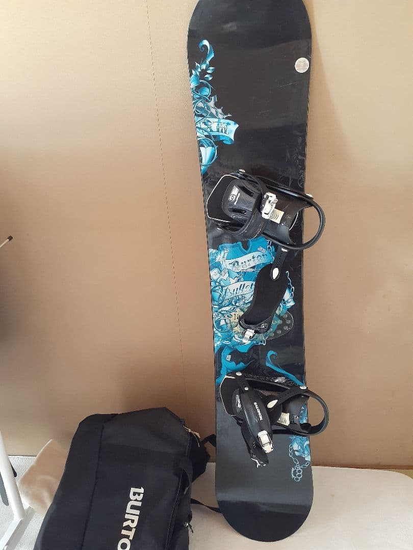 Burton スノーボード Salomonバインディング付き　カバー付
