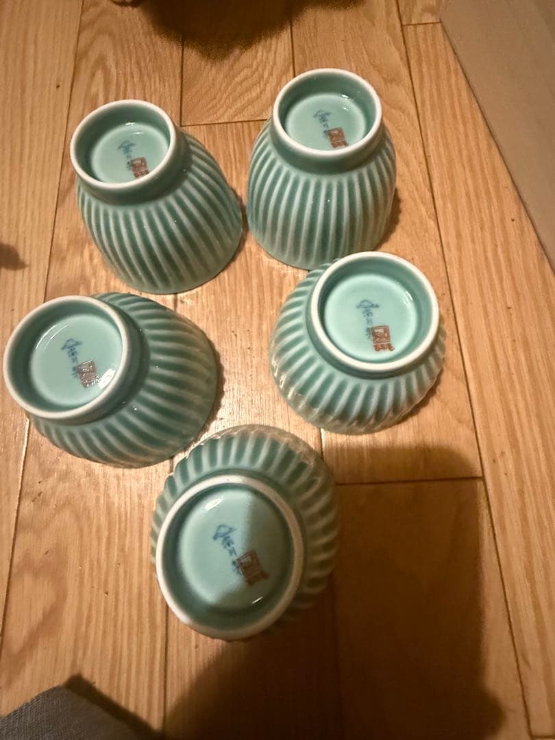 深川製磁　百年庵　笹青磁見込み山水