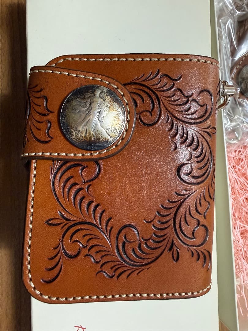 KC's ケーシーズ 二つ折り財布 牛革