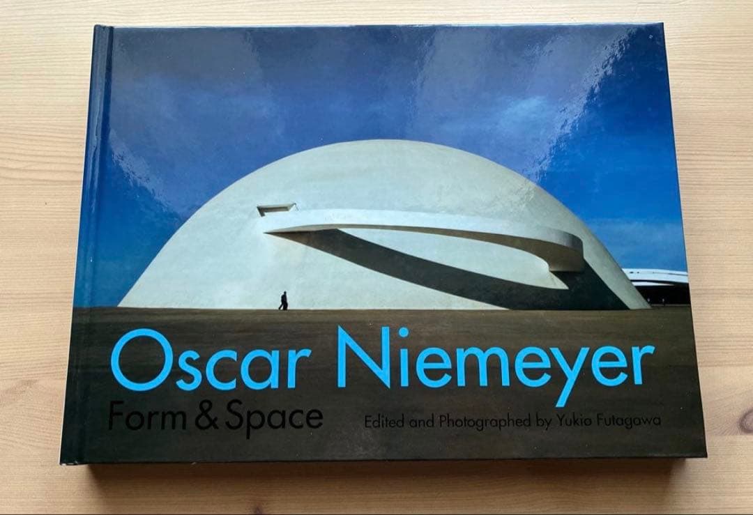 アート・デザイン・音楽 Oscar Niemeiyer Form & Space