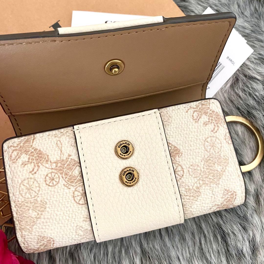 新品☆COACH コーチ　キーケース　 ホワイト　コーチロゴ　レザー