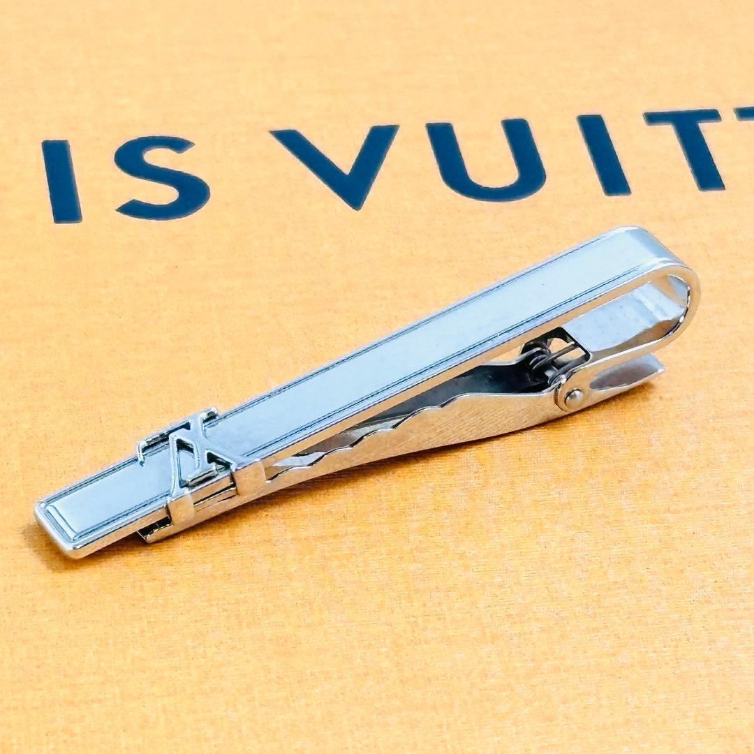 LOUIS　VUITTON　LVロゴ　ネクタイピン　シルバー　M61981