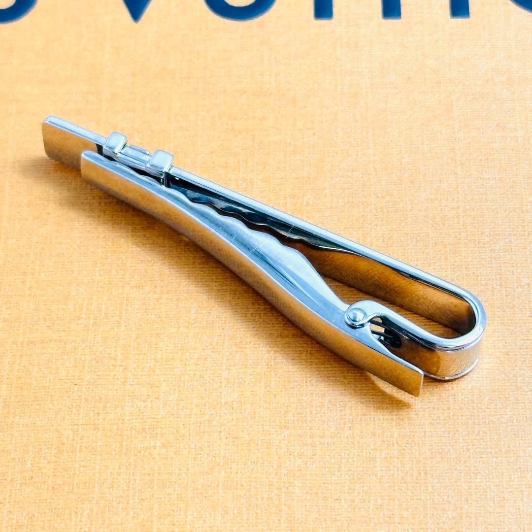 LOUIS　VUITTON　LVロゴ　ネクタイピン　シルバー　M61981