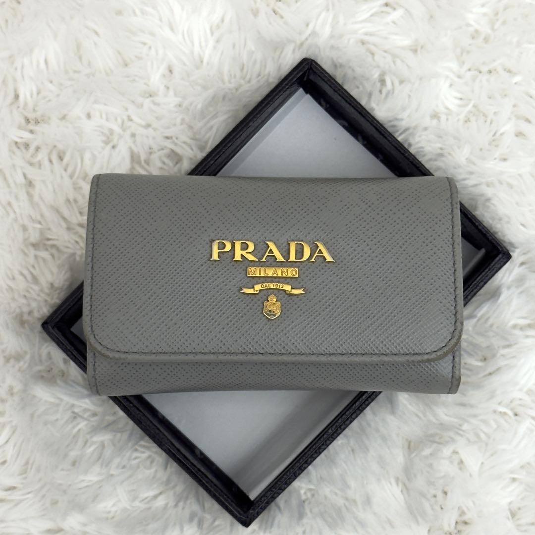 新型⭐️現行 RFID内蔵 PRADA プラダ サフィアーノ レザー キーケース