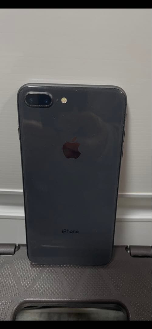 Apple iPhone 8 Plus 64GB スペースグレイ