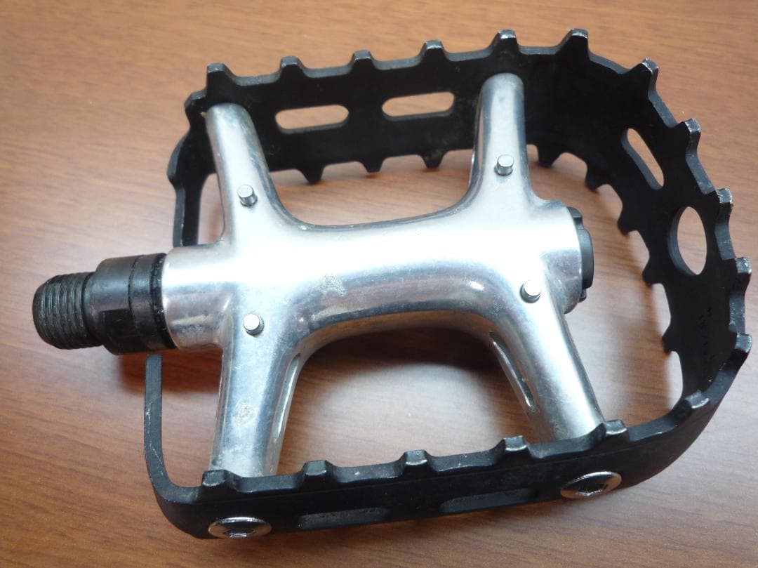 Shimano Deore XT フラットペダルPD M730