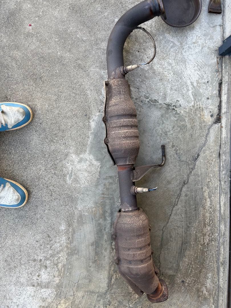 TRHハイエース　触媒