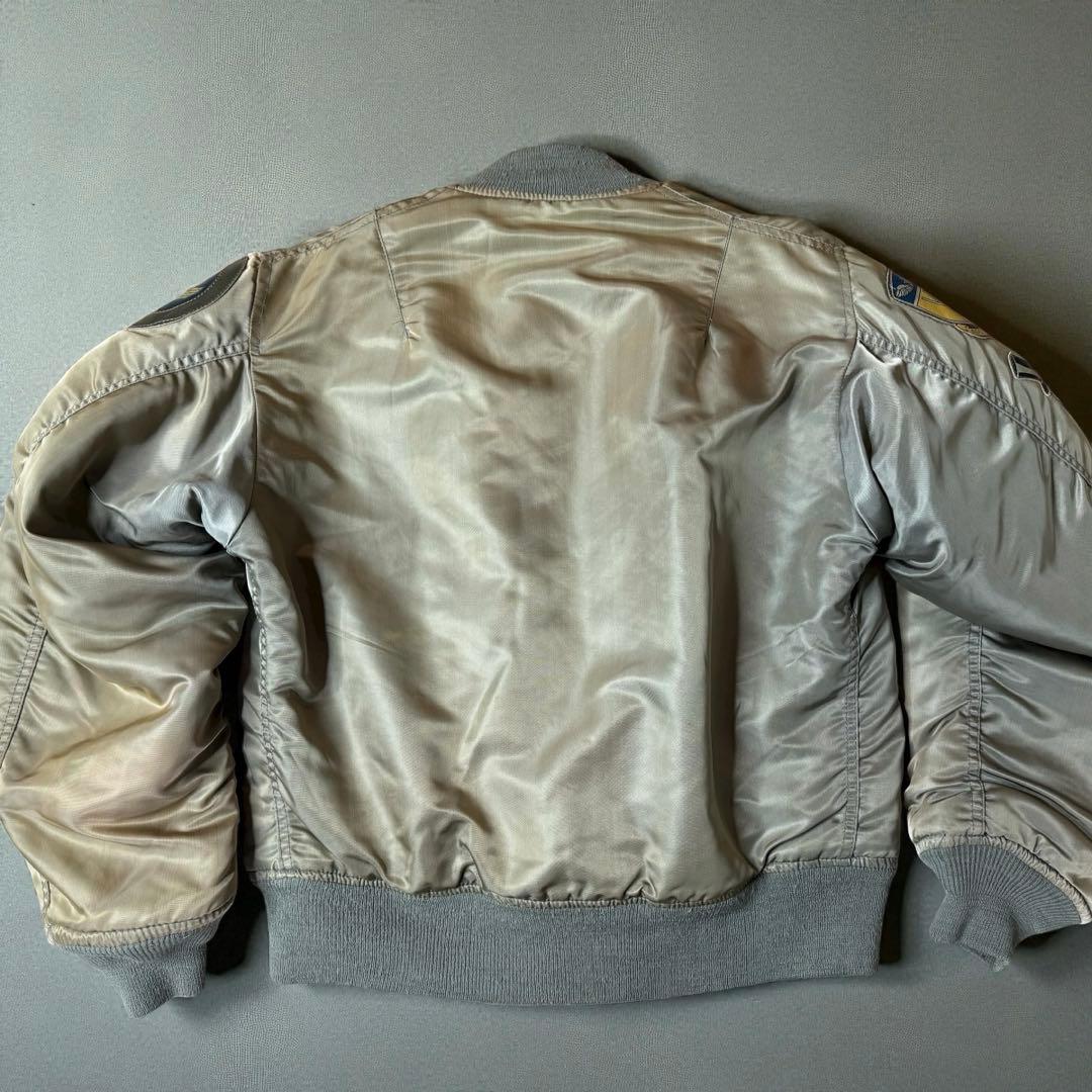 専用出品　米国製 AVIREX Ｓ M位 MA-1 MIL J 82798