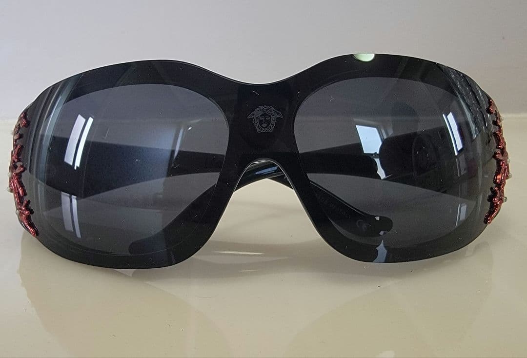 Versace ヴェルサーチェ ブラックサングラス ケース付き