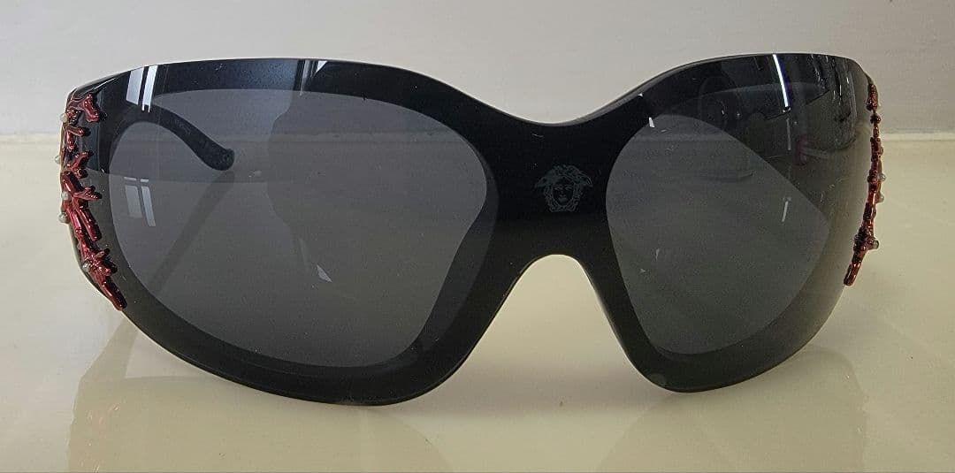 Versace ヴェルサーチェ ブラックサングラス ケース付き