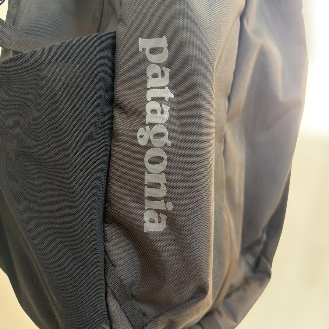 patagonia ブラック リュック　26リットル 通勤通学 PC収納可