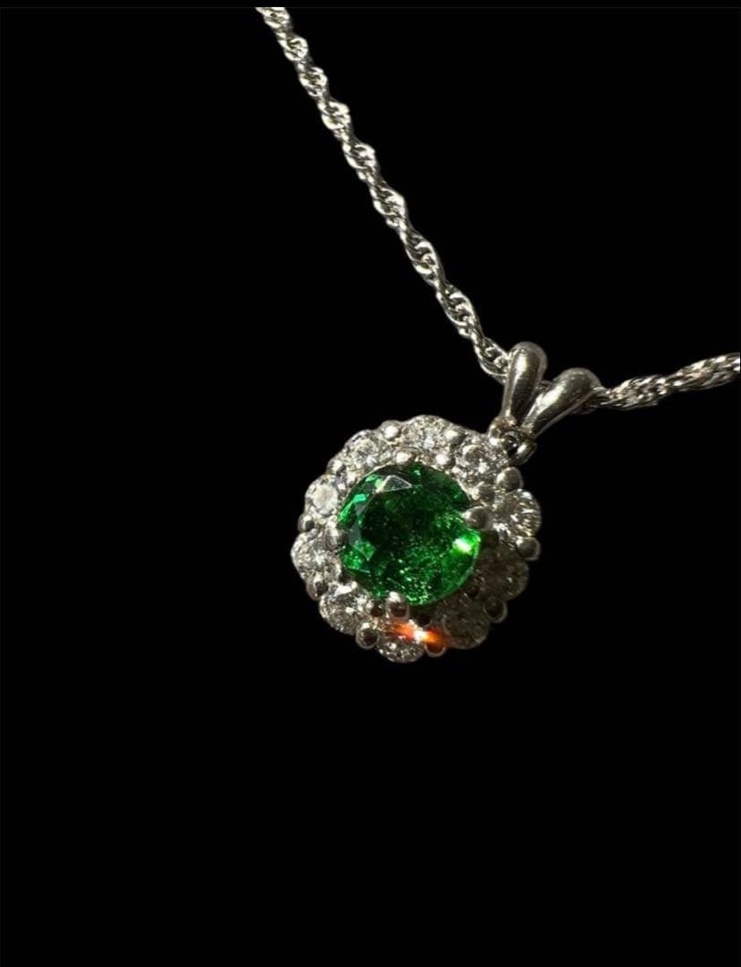 PT900 グリーンガーネットダイヤモンドネックレス　SEIKO