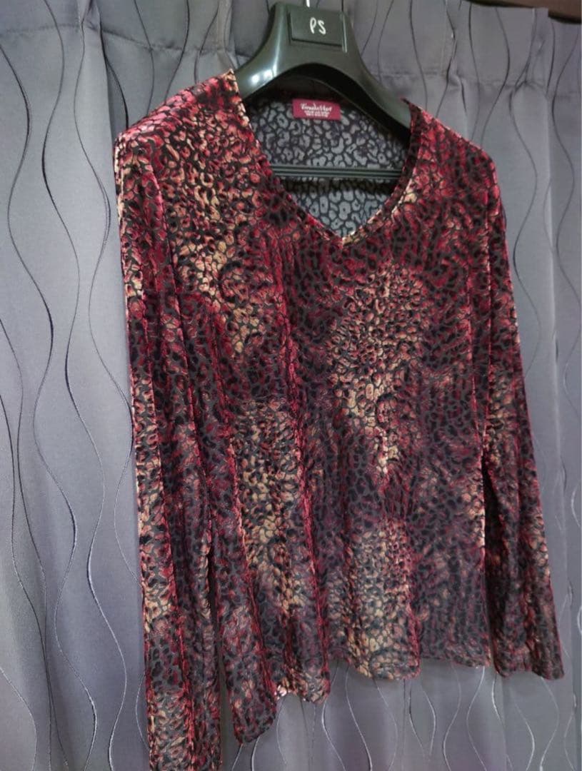 トルネードマート　ベロアレオパオパール　カットソー