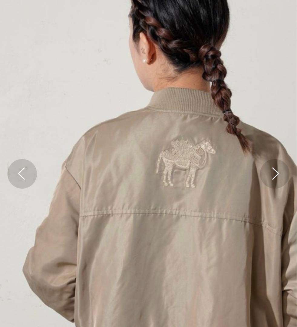 SUM1 STYLE キルティングベスト付き3WAY馬刺繍コート