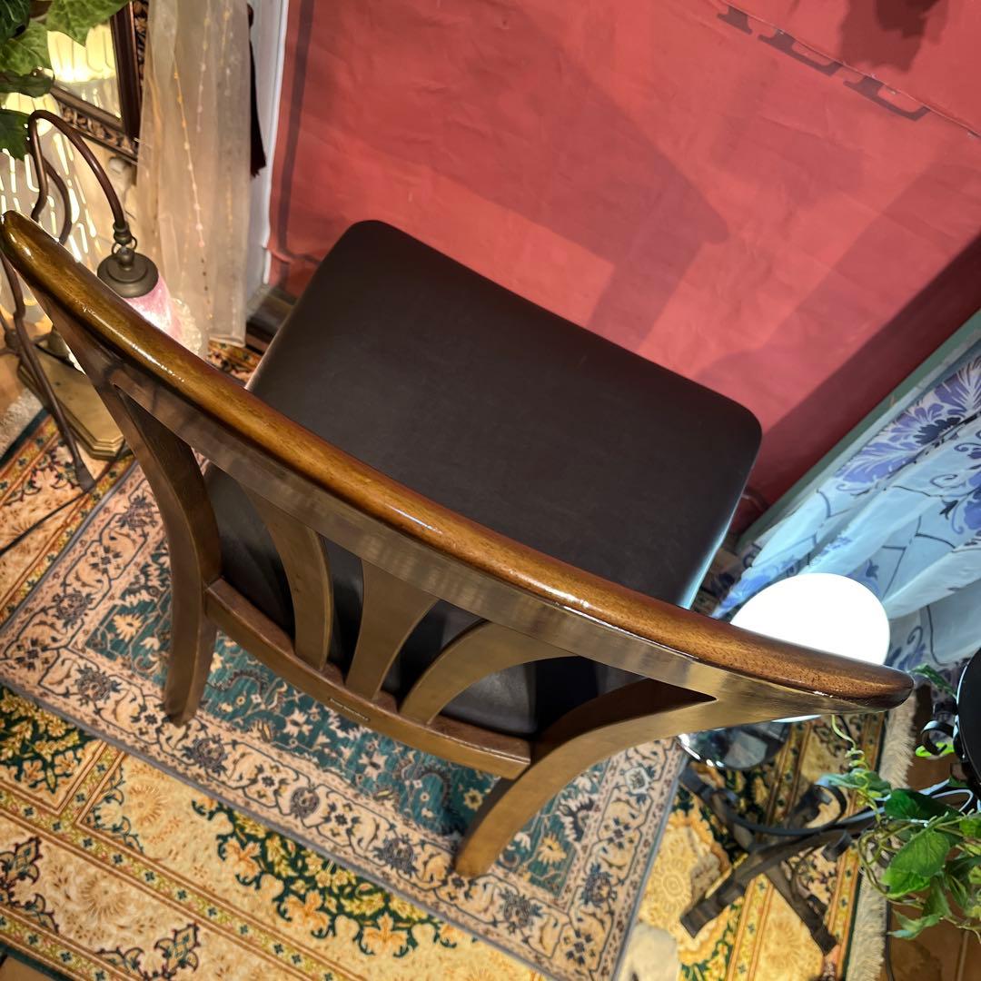 L１　カリモク　スタイリッシュモダン　チェア