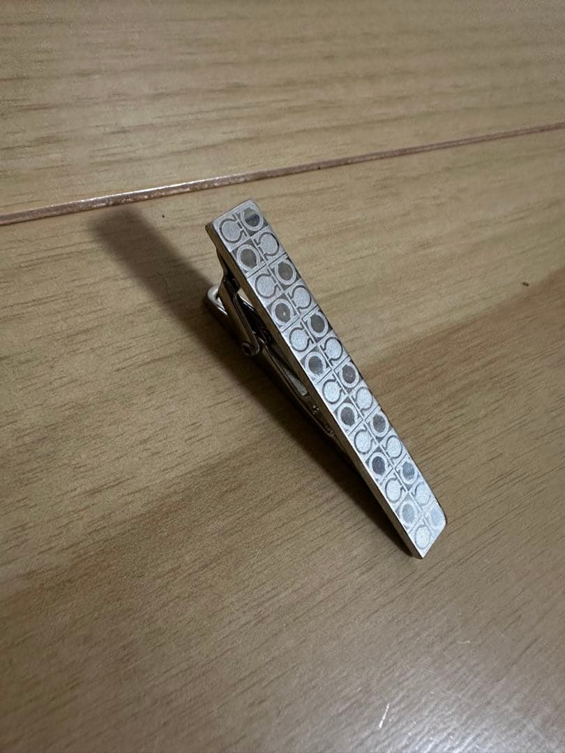 フェラガモ　シルバー ネクタイピン