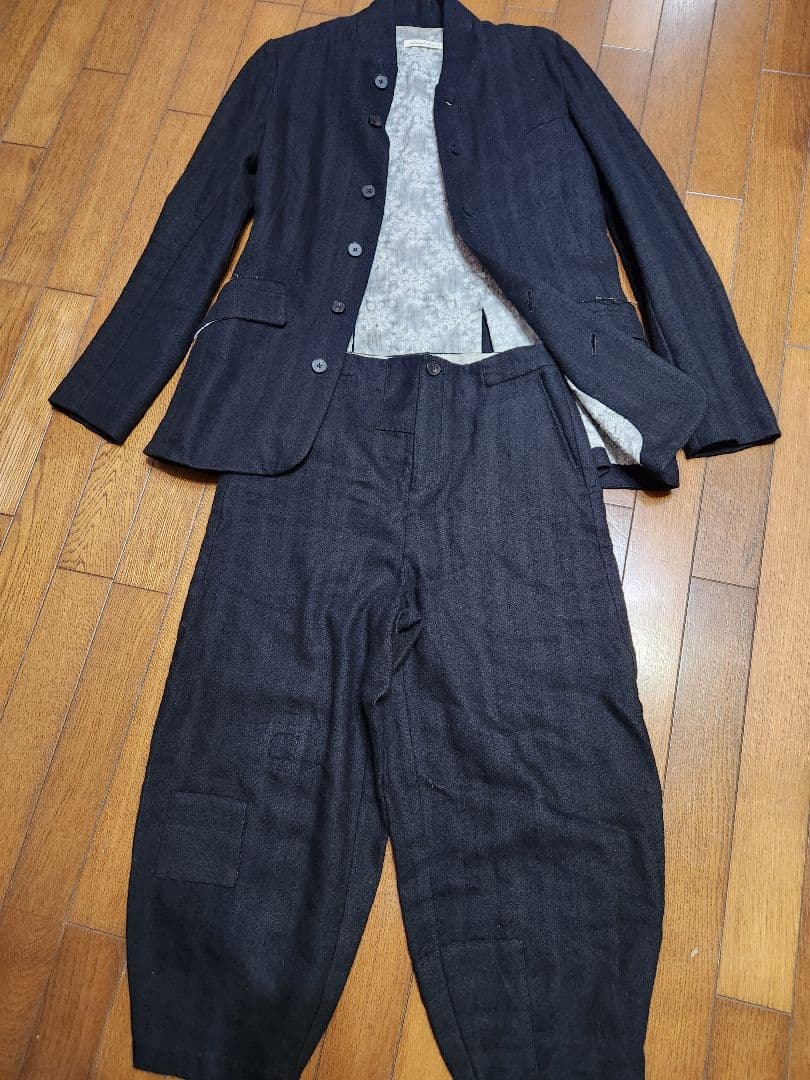 デンマーク製　黒ジャケットとサルエルパンツ セットアップ裏地刺繍　サイズ1と0