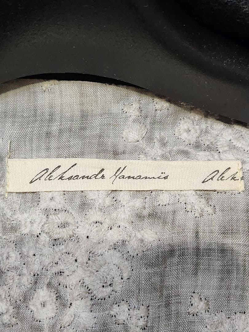 デンマーク製　黒ジャケットとサルエルパンツ セットアップ裏地刺繍　サイズ1と0