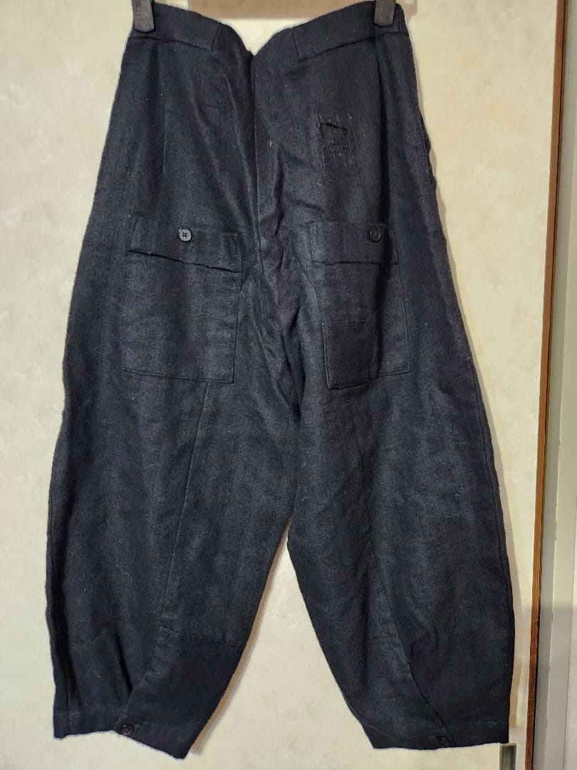 デンマーク製　黒ジャケットとサルエルパンツ セットアップ裏地刺繍　サイズ1と0