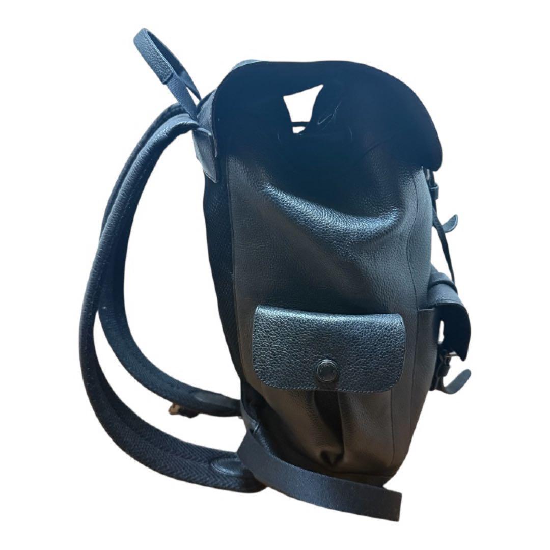 【即完売品】COACH ブラックレザーバックパック　リュック　セール中！！