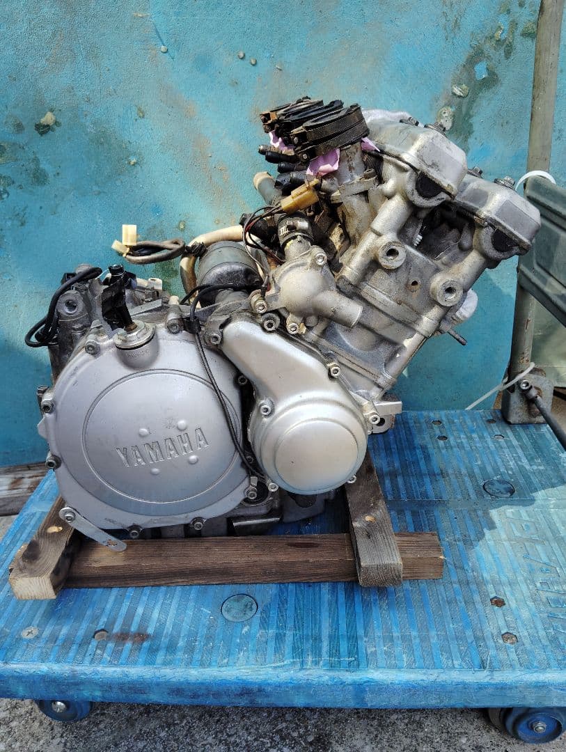 ヤマハ　FZR400 実動エンジン