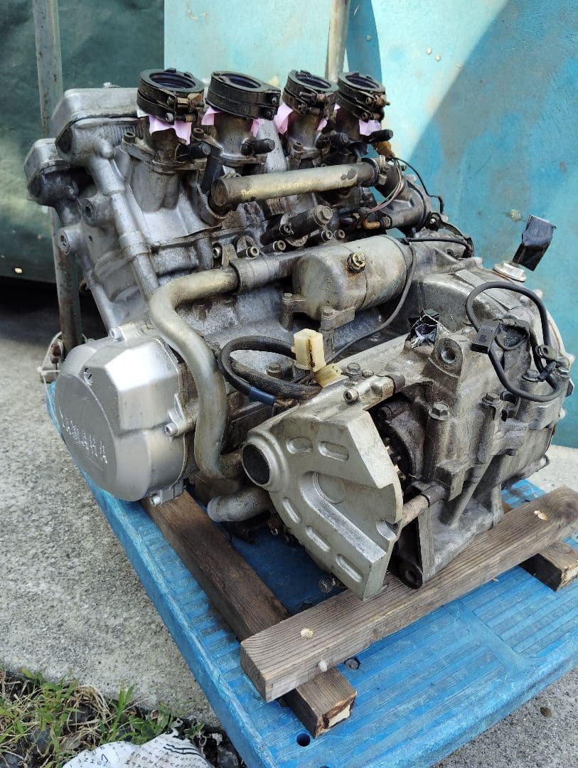 ヤマハ　FZR400 実動エンジン