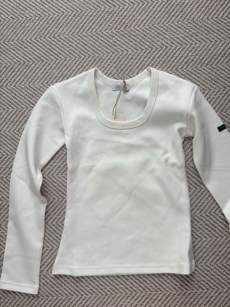 VALLAN Uネック　最終値下げ