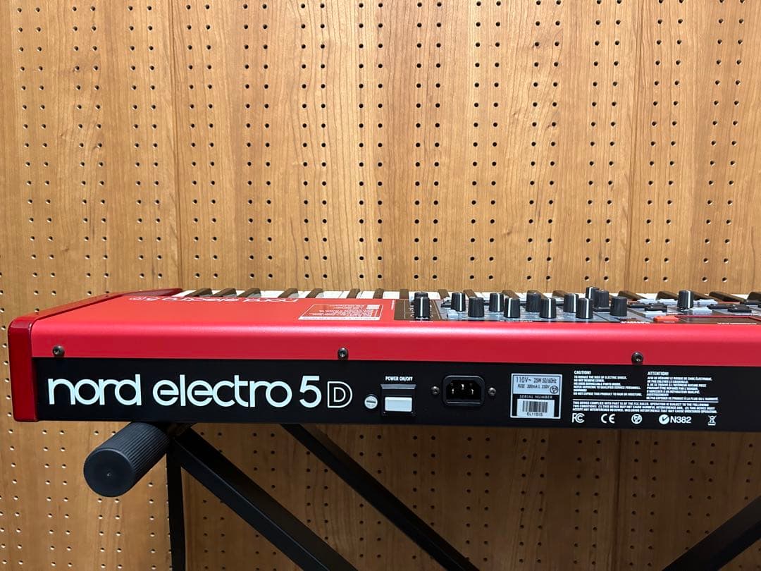 Nord Electro 5D 61鍵 レッド キャリングケース付き