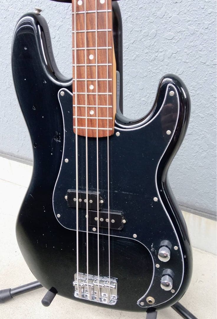 ベース Squier by Fender Precision BASS