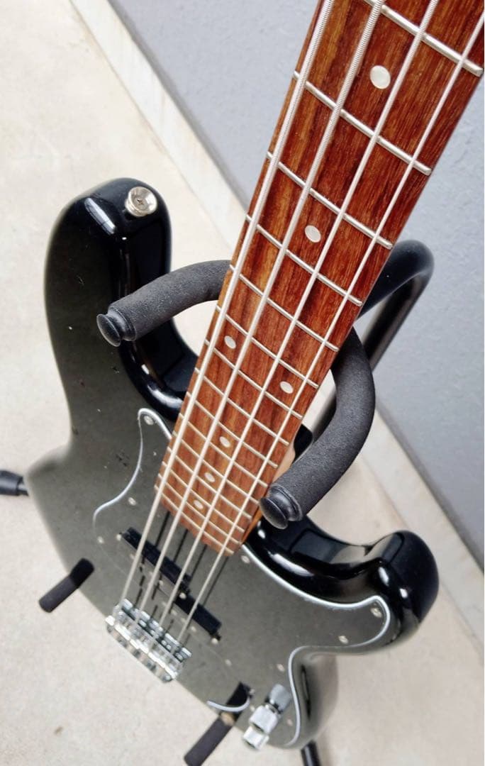 ベース Squier by Fender Precision BASS