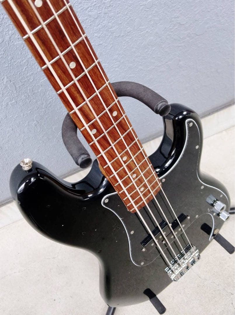 ベース Squier by Fender Precision BASS
