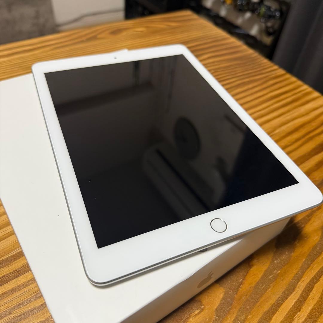 【状態良好】iPad 第6世代 32GB Cellularモデル