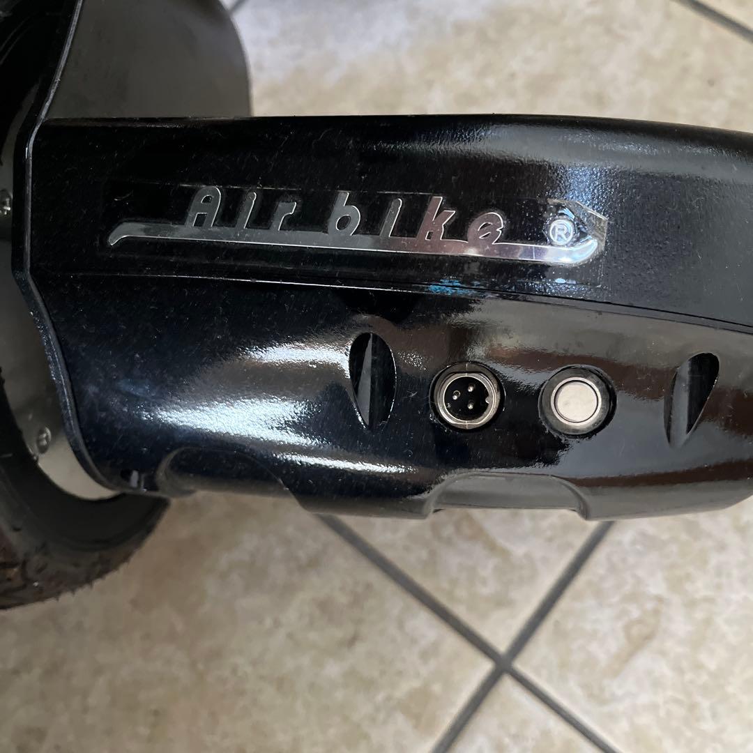 電動スケボー 大きなタイヤ付き 黒