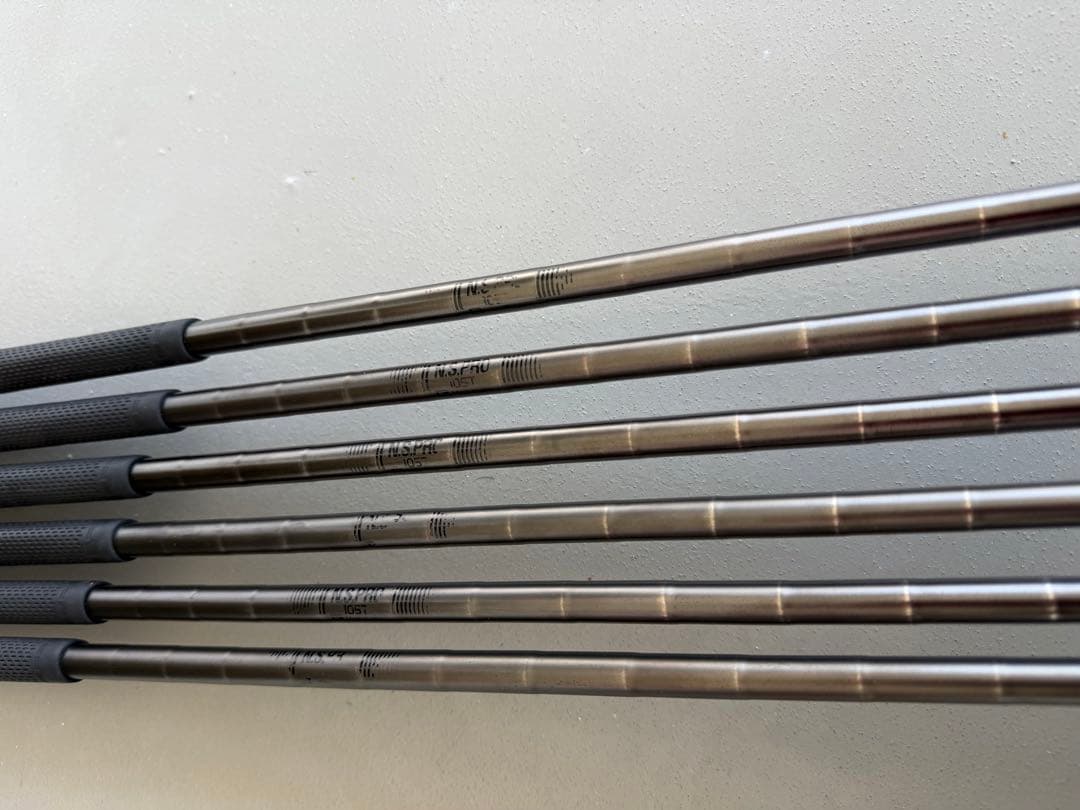 限定品　Titleist T200 BLACK リミテッドエディション