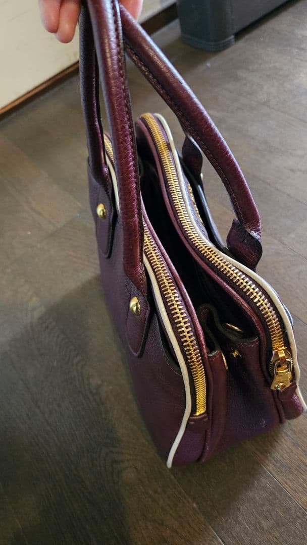 MIU MIU バーガンディ レザー ハンドバッグ