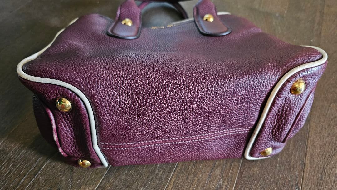 MIU MIU バーガンディ レザー ハンドバッグ