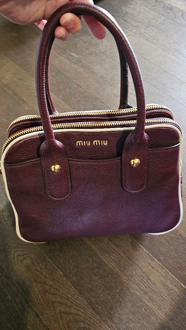 MIU MIU バーガンディ レザー ハンドバッグ