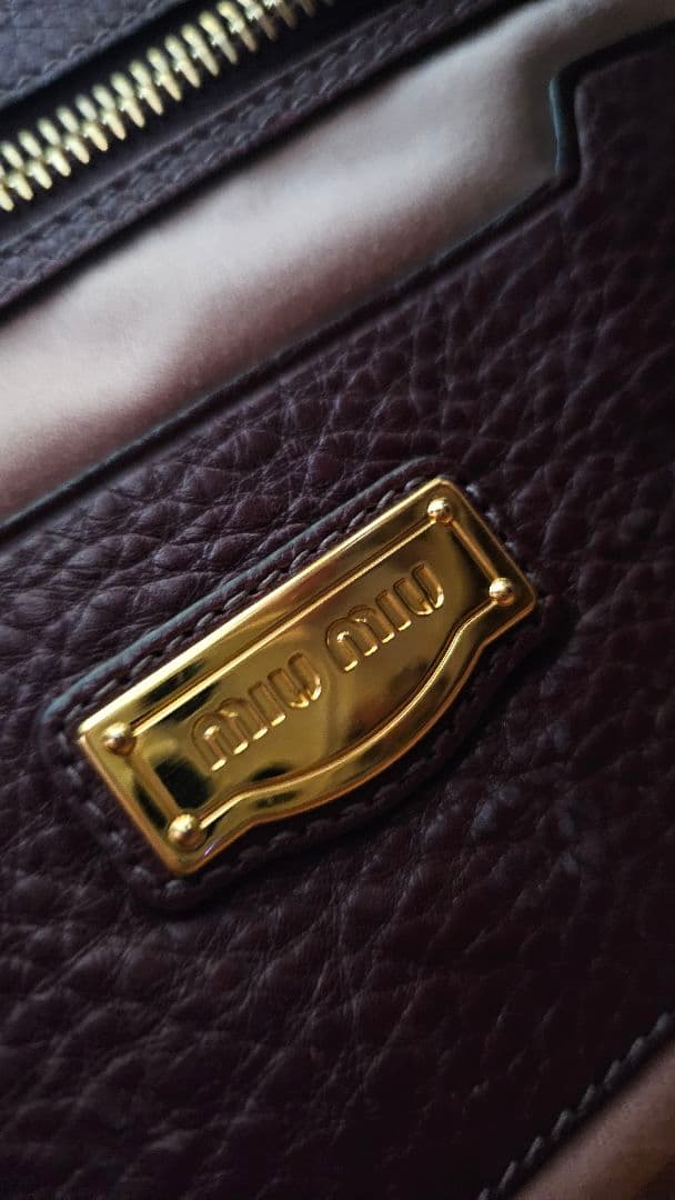 MIU MIU バーガンディ レザー ハンドバッグ
