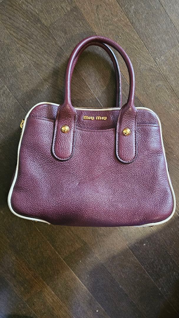 MIU MIU バーガンディ レザー ハンドバッグ