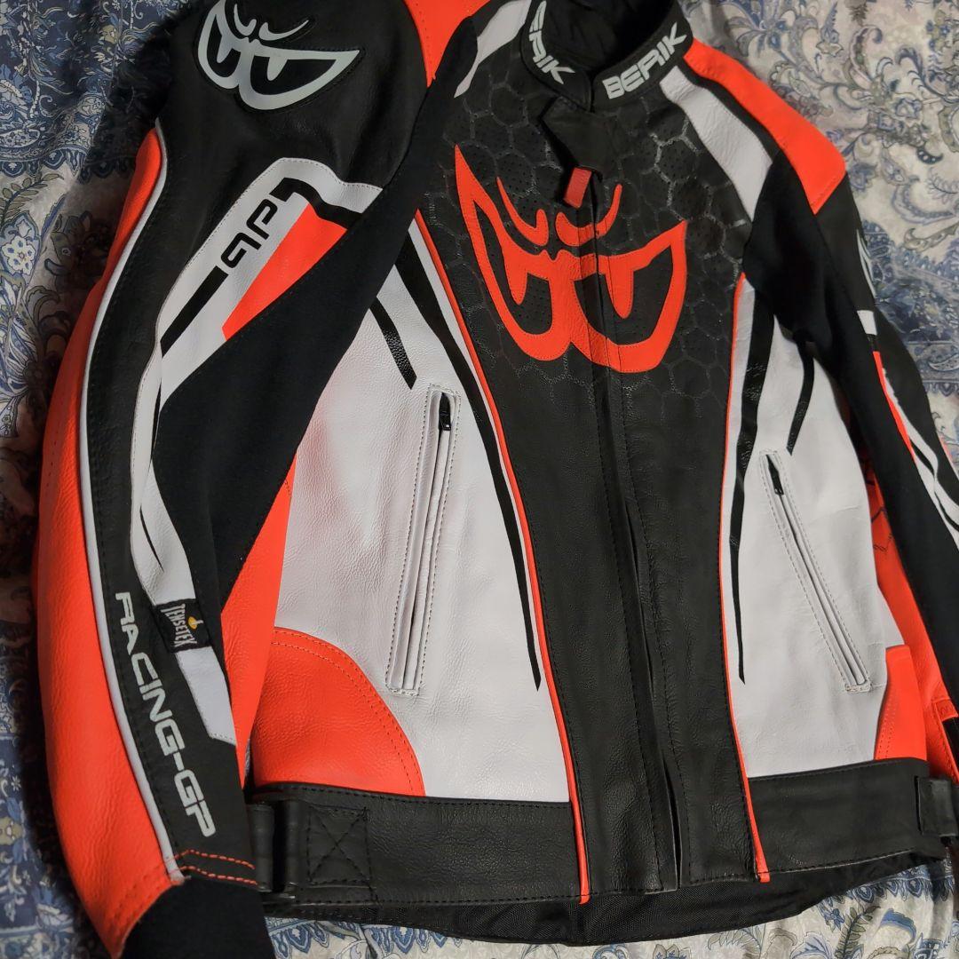 新品　ベリック　パンチング　レザージャケット　56サイズ　黒／白／赤　BERIK