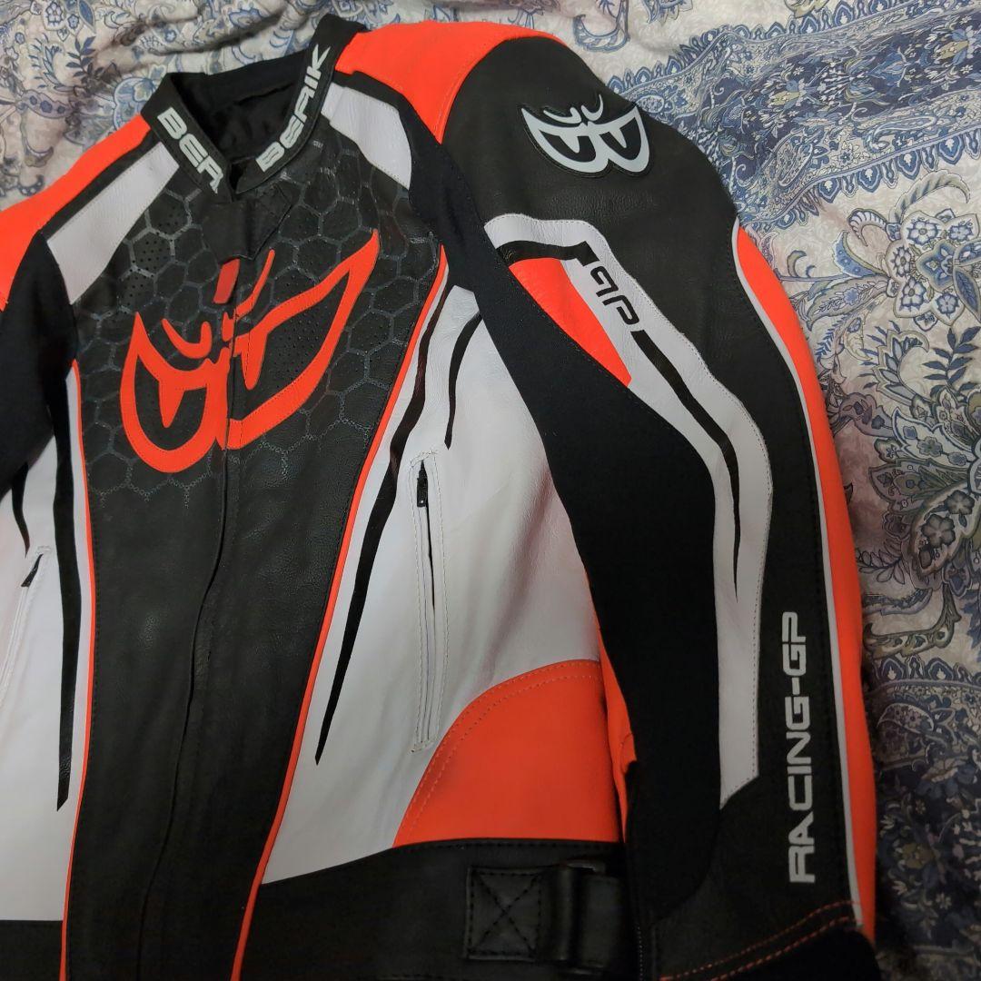 新品　ベリック　パンチング　レザージャケット　56サイズ　黒／白／赤　BERIK