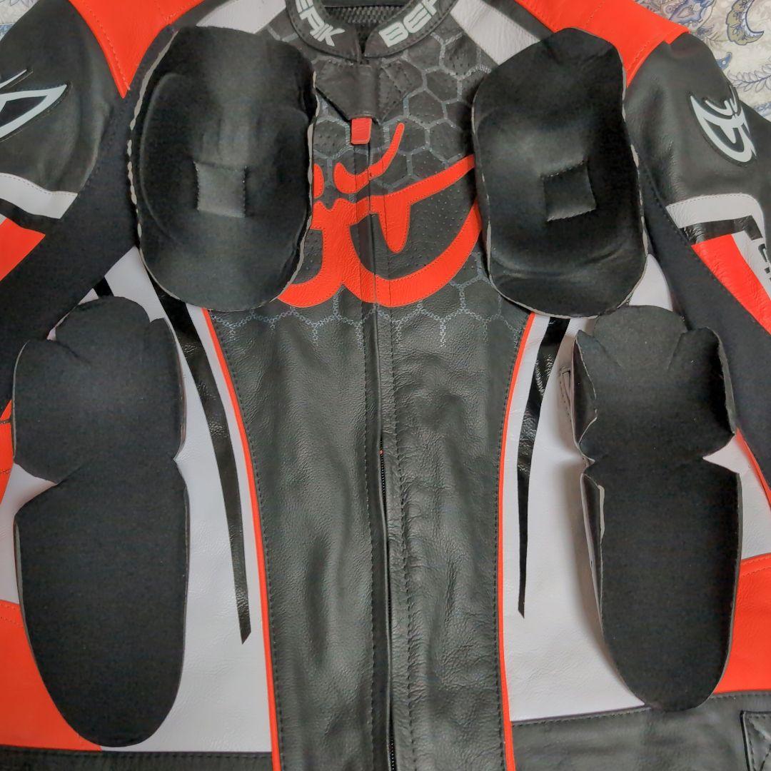 新品　ベリック　パンチング　レザージャケット　56サイズ　黒／白／赤　BERIK