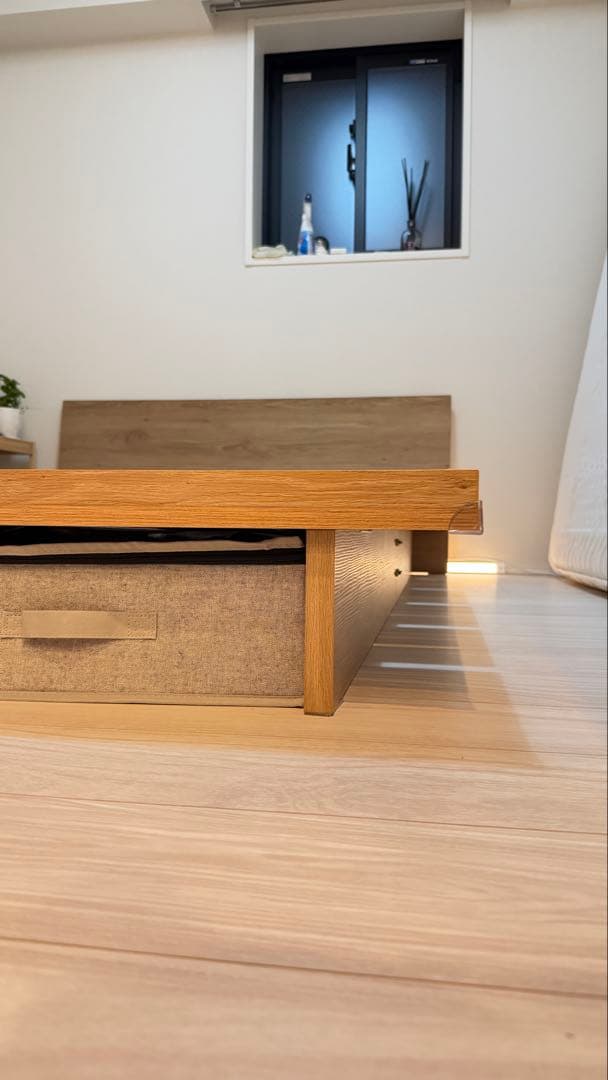 売り切り　木製セミダブルベッドフレーム 引き出し付き