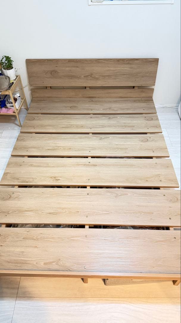 売り切り　木製セミダブルベッドフレーム 引き出し付き