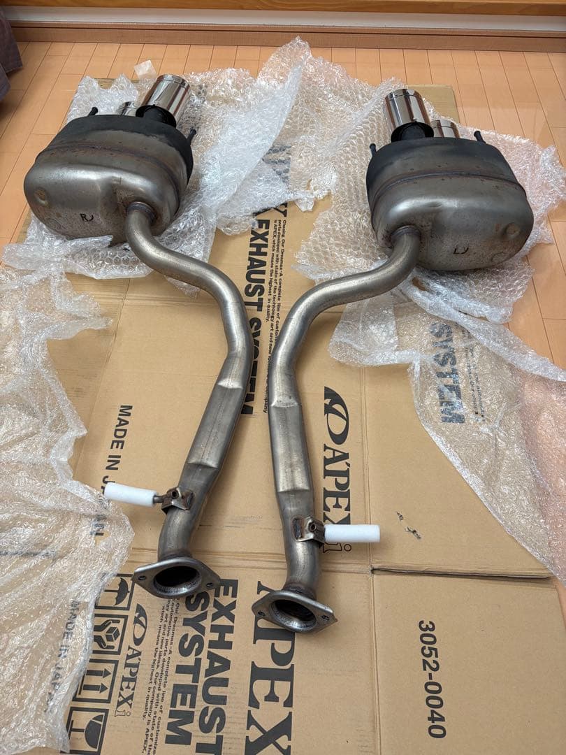年末値下！送料込み！美品！レクサスIS500純正マフラー