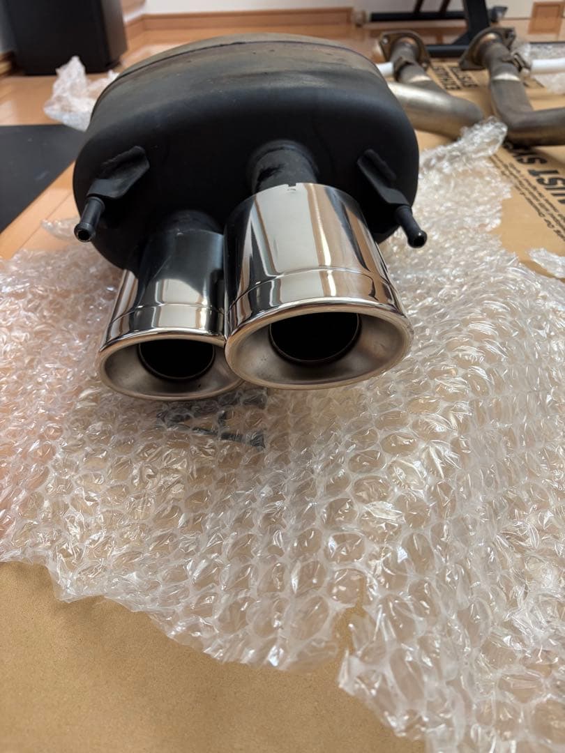 年末値下！送料込み！美品！レクサスIS500純正マフラー