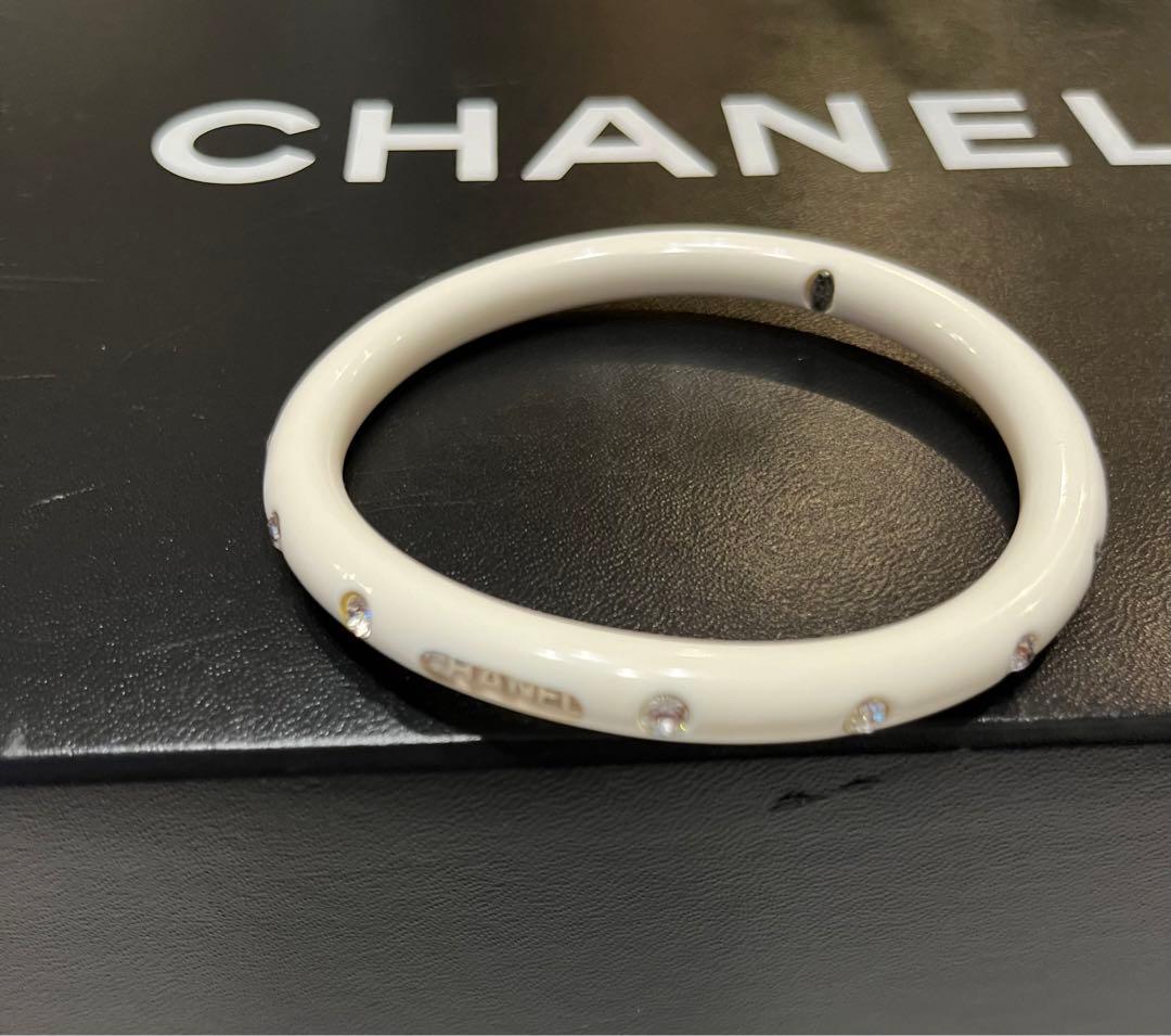 美品☆シャネル☆バングル ロゴ　ブレスレット ココマーク ラインストーン 白